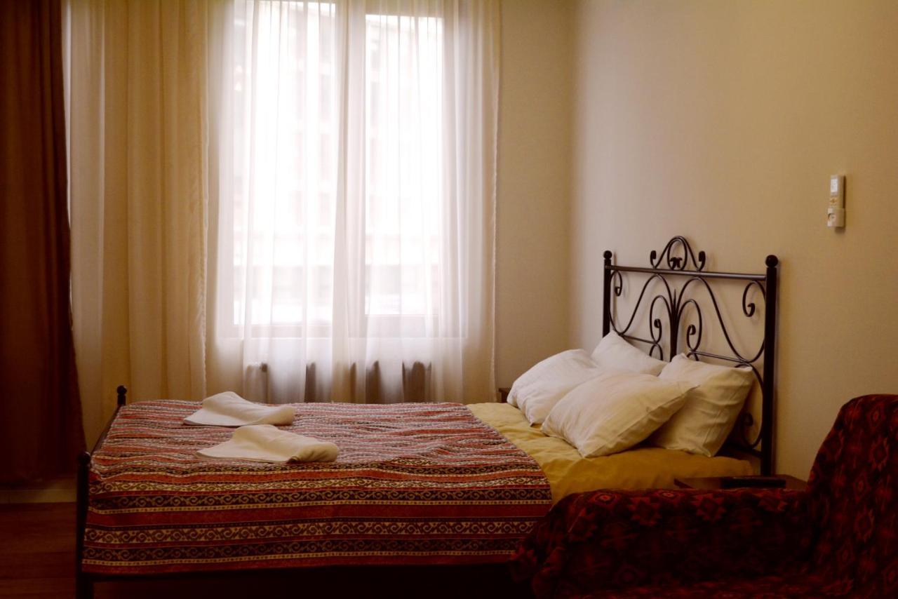 Apartment Near Pirimze Tbilisi Luaran gambar